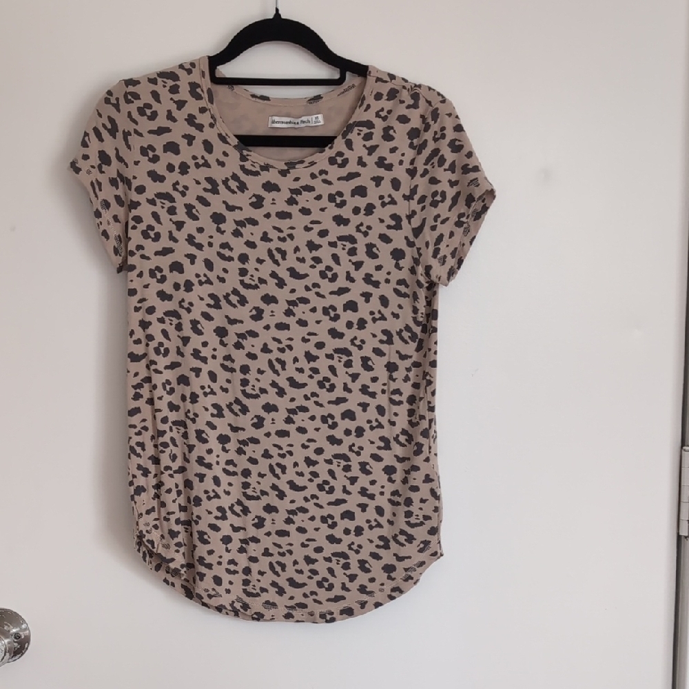Cream and Tan Leopard Print Short Sleeve Tee